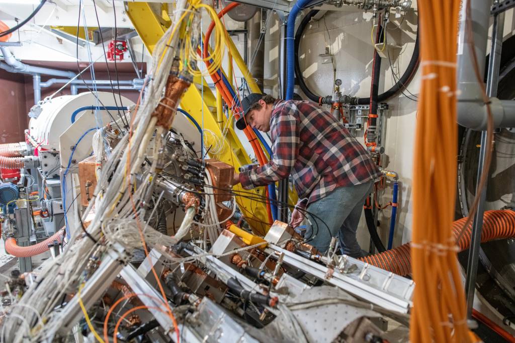 Altitude tests lay groundwork for hybrid electric planes