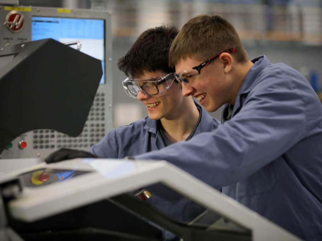 BAE Systems to hire 2,600 apprentices and graduates