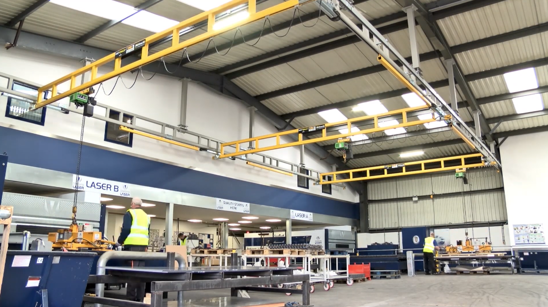 Met-Track workstation bridge crane system increases productivity